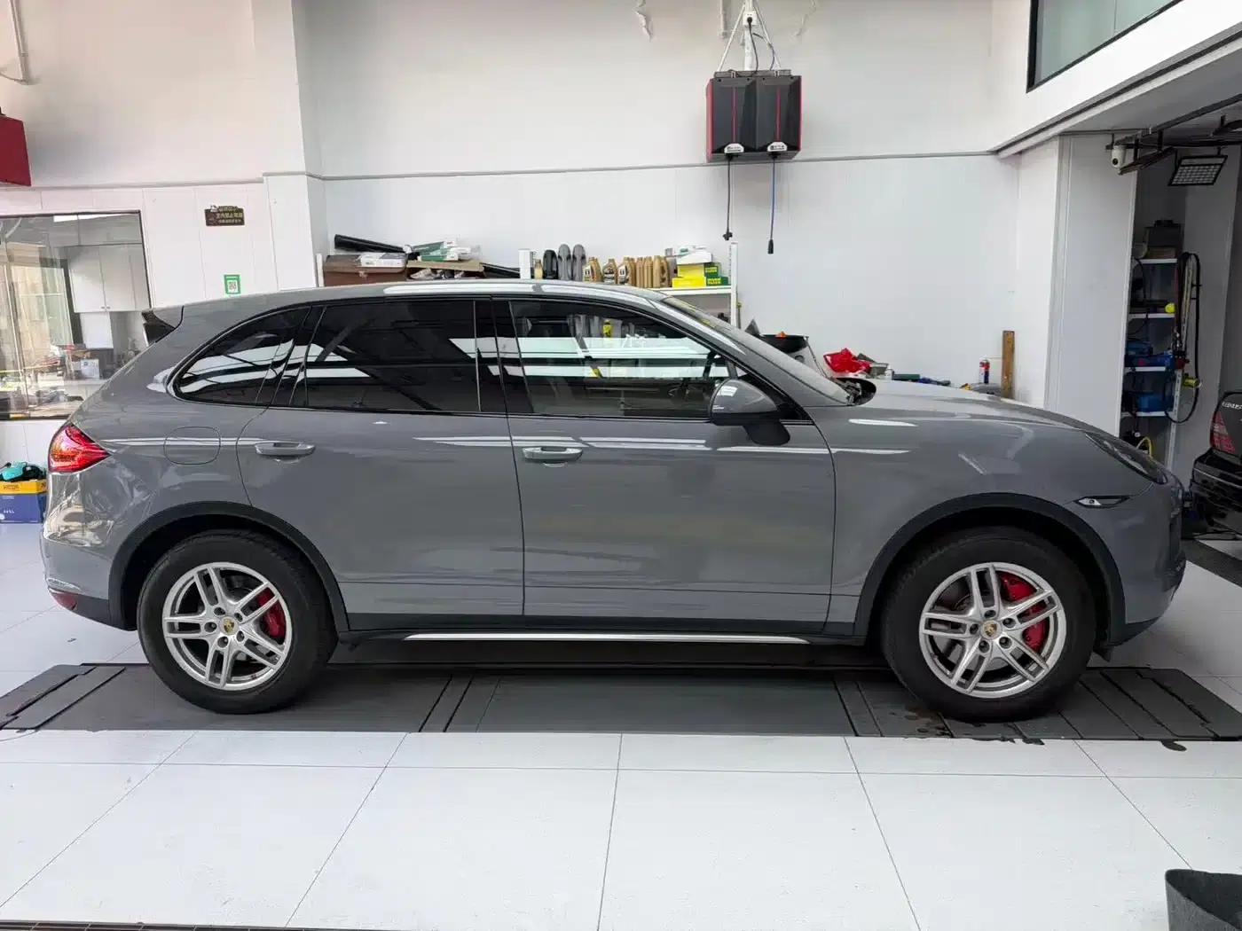 Cayenne 2011 Cayenne Turbo 4.8T — миниатюра 2