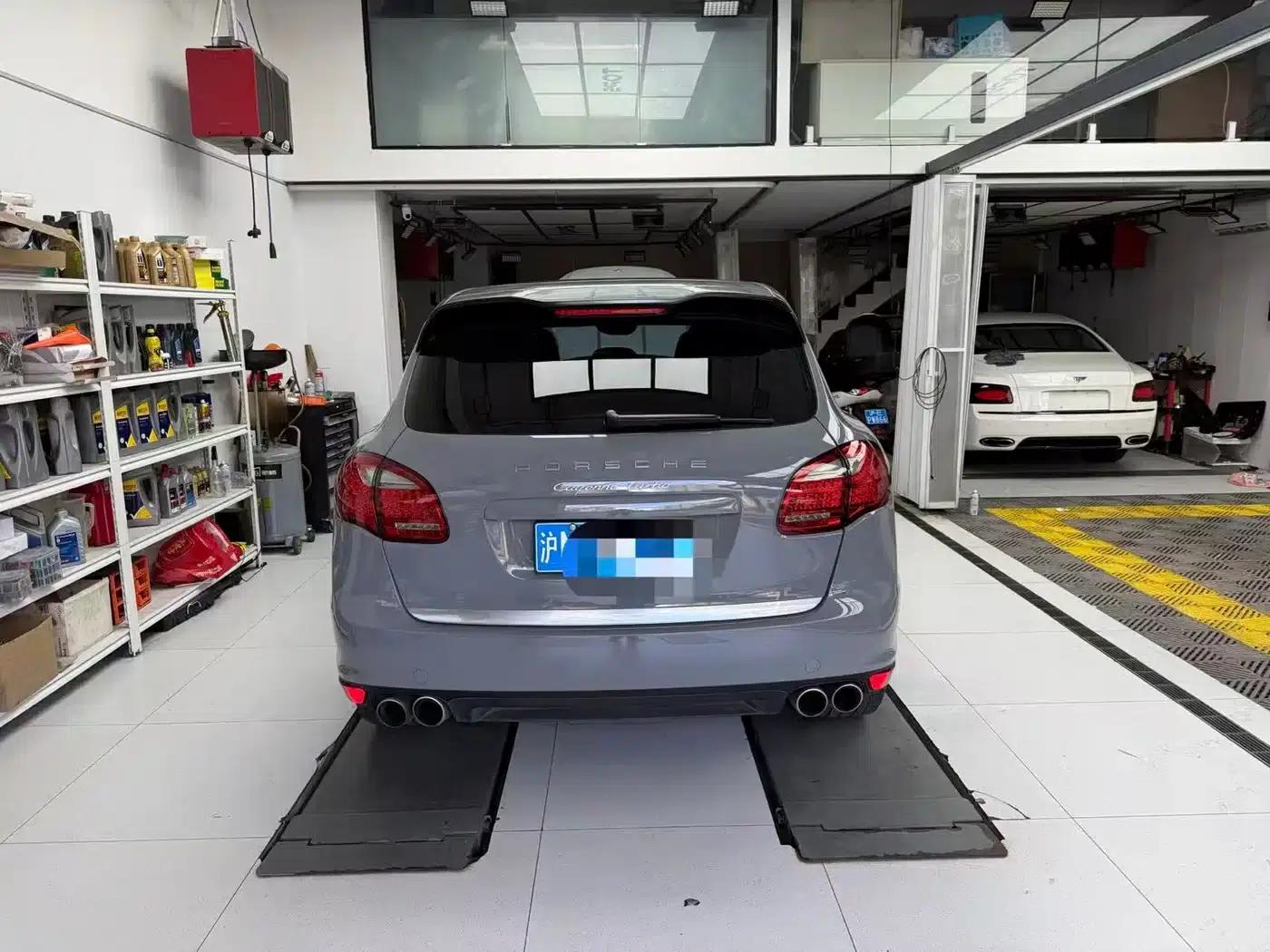 Cayenne 2011 Cayenne Turbo 4.8T — миниатюра 4