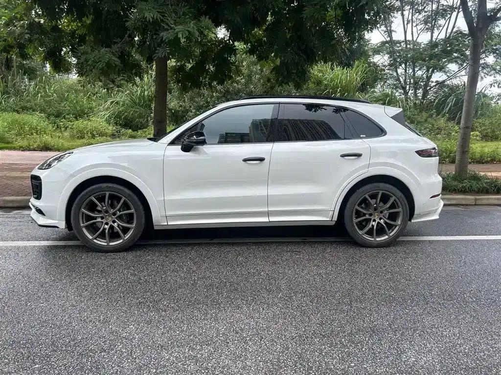 2022 Cayenne 3.0T Platinum Edition — миниатюра 8