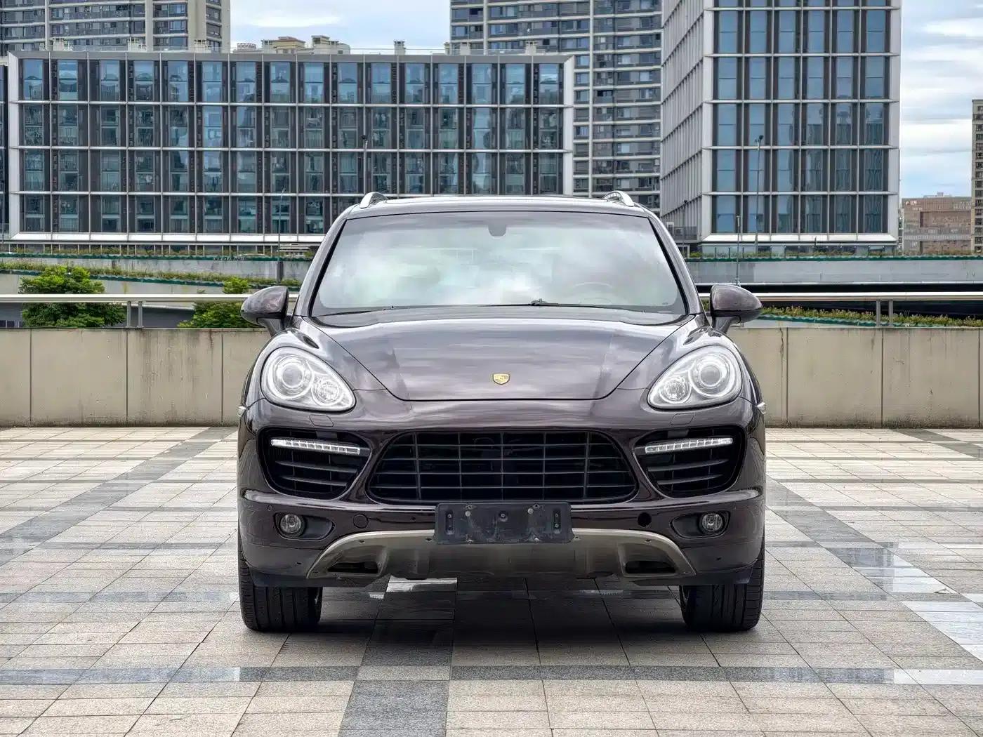 Cayenne 2014 Cayenne Platinum Edition 3.0T — миниатюра 2