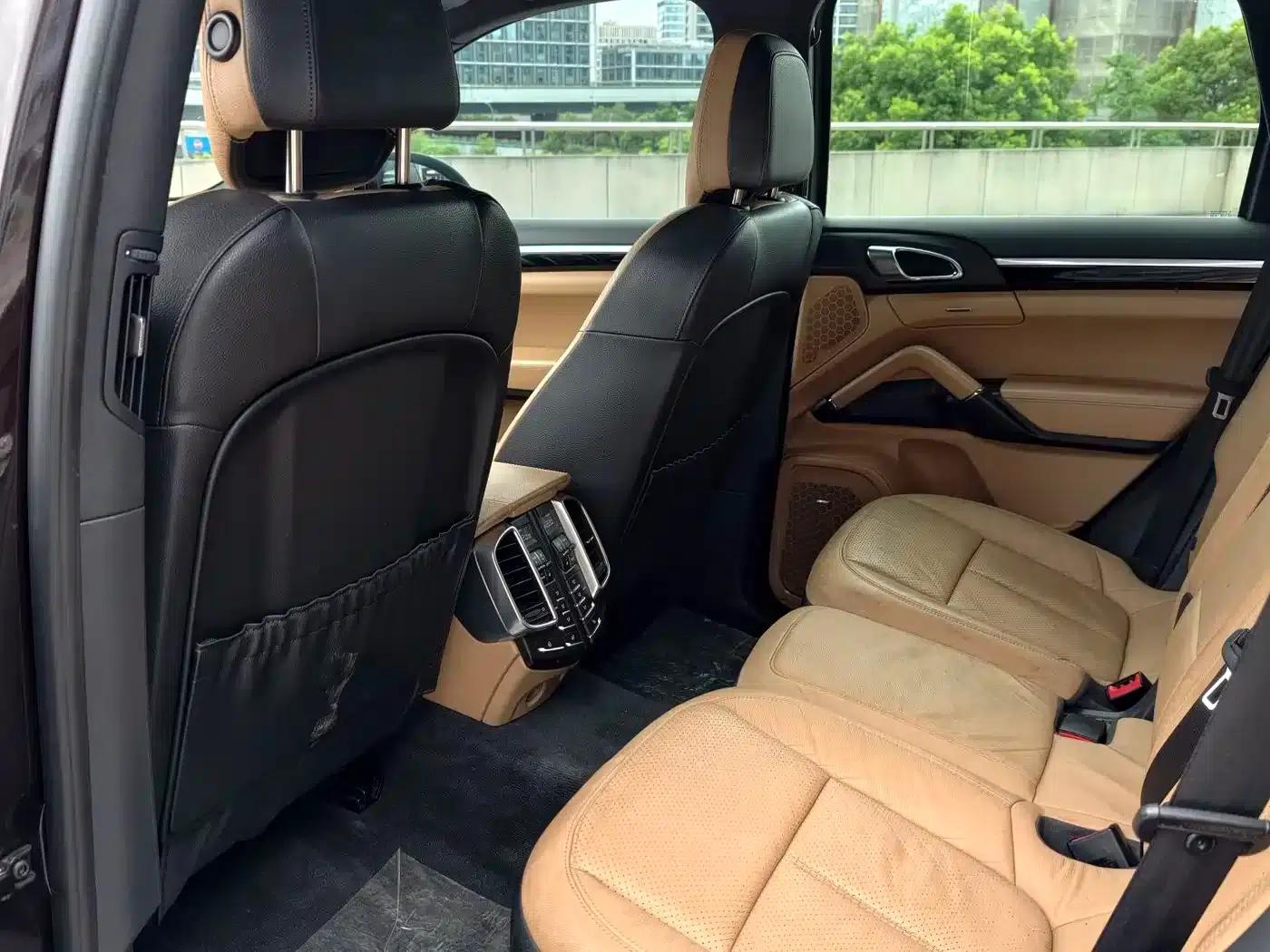 Cayenne 2014 Cayenne Platinum Edition 3.0T — миниатюра 11
