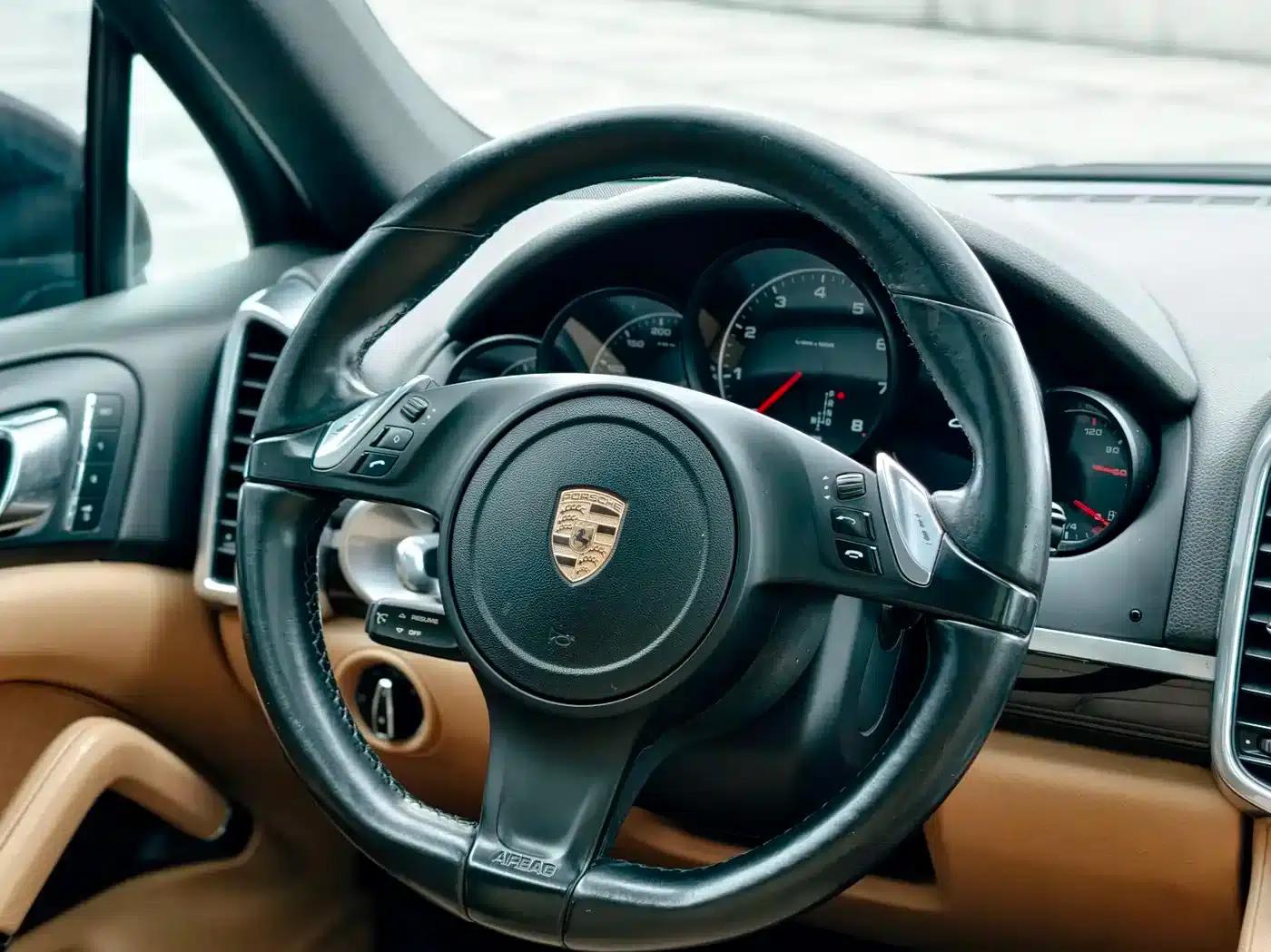 Cayenne 2014 Cayenne Platinum Edition 3.0T — миниатюра 13