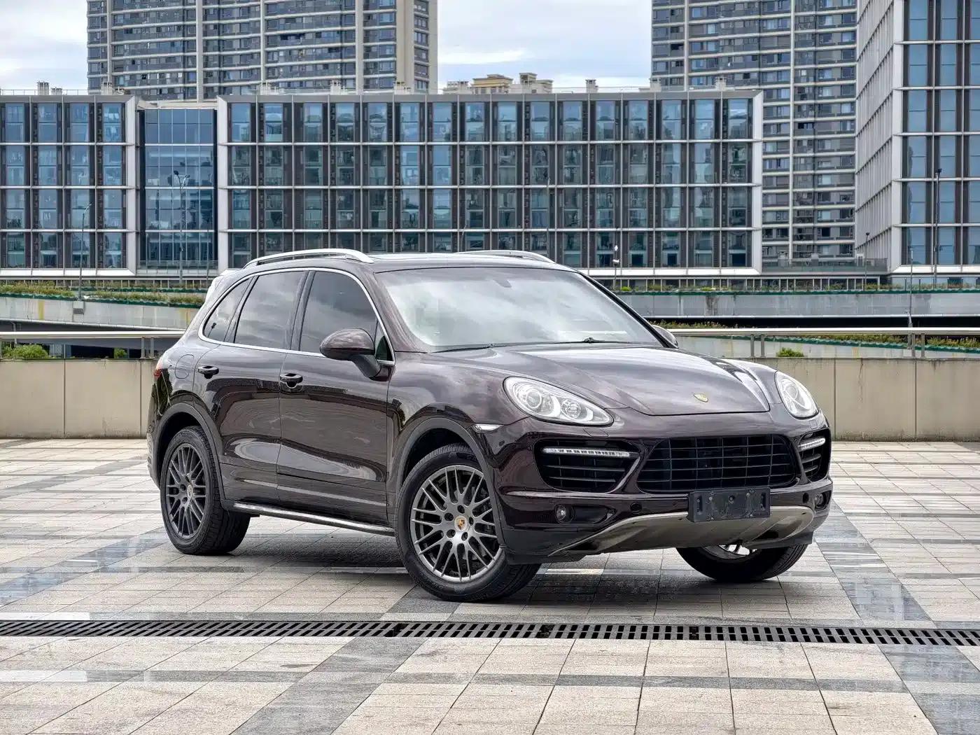 Cayenne 2014 Cayenne Platinum Edition 3.0T — миниатюра 3
