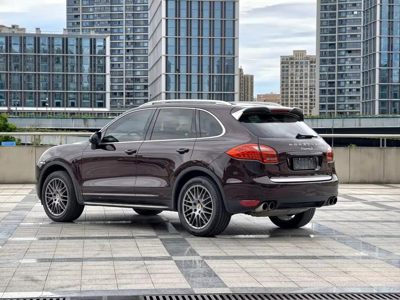 Cayenne 2014 Cayenne Platinum Edition 3.0T — миниатюра 7