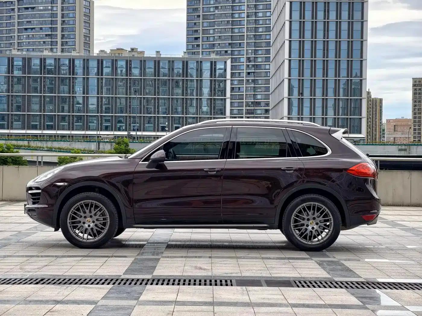Cayenne 2014 Cayenne Platinum Edition 3.0T — миниатюра 8