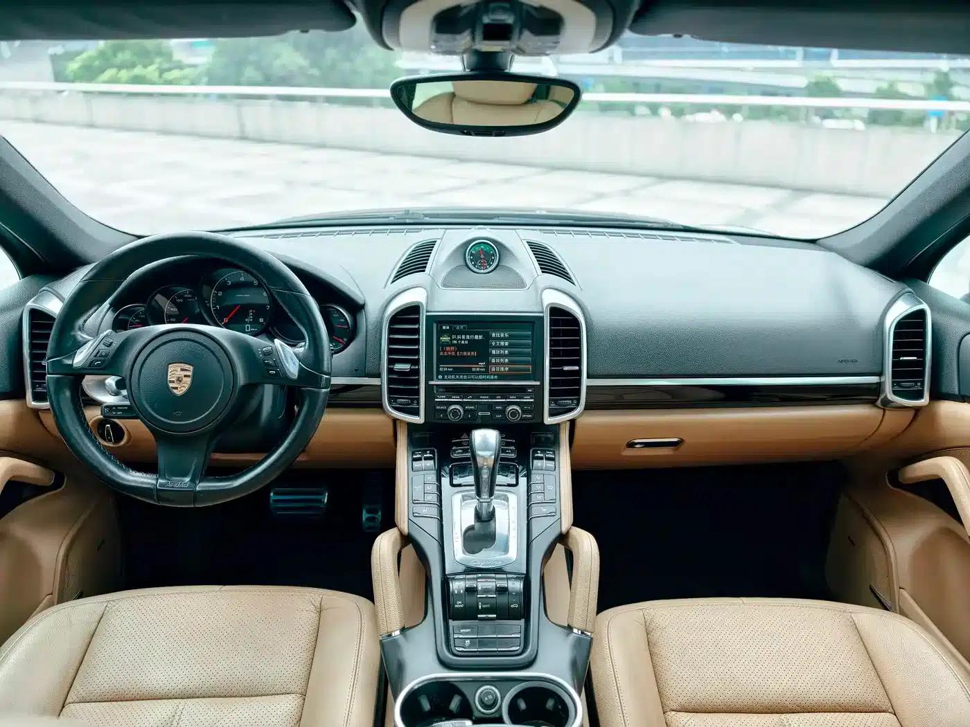 Cayenne 2014 Cayenne Platinum Edition 3.0T — миниатюра 9
