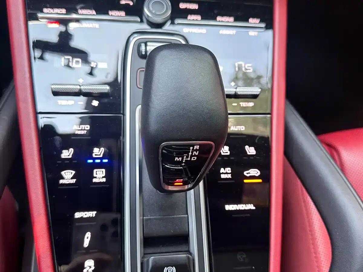 2022 Cayenne 3.0T Platinum Edition — миниатюра 11