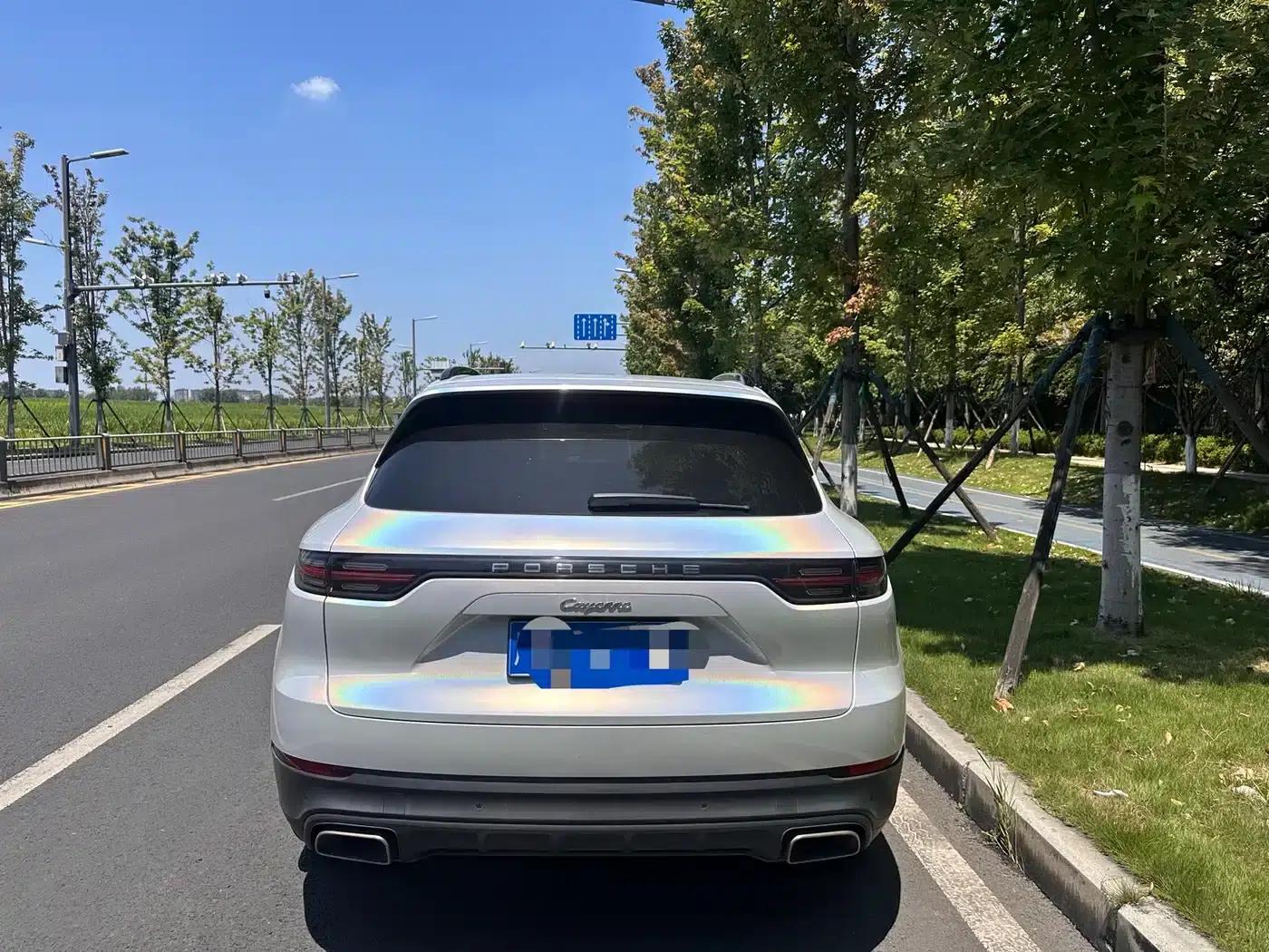 2022 Cayenne 3.0T Platinum Edition — миниатюра 3