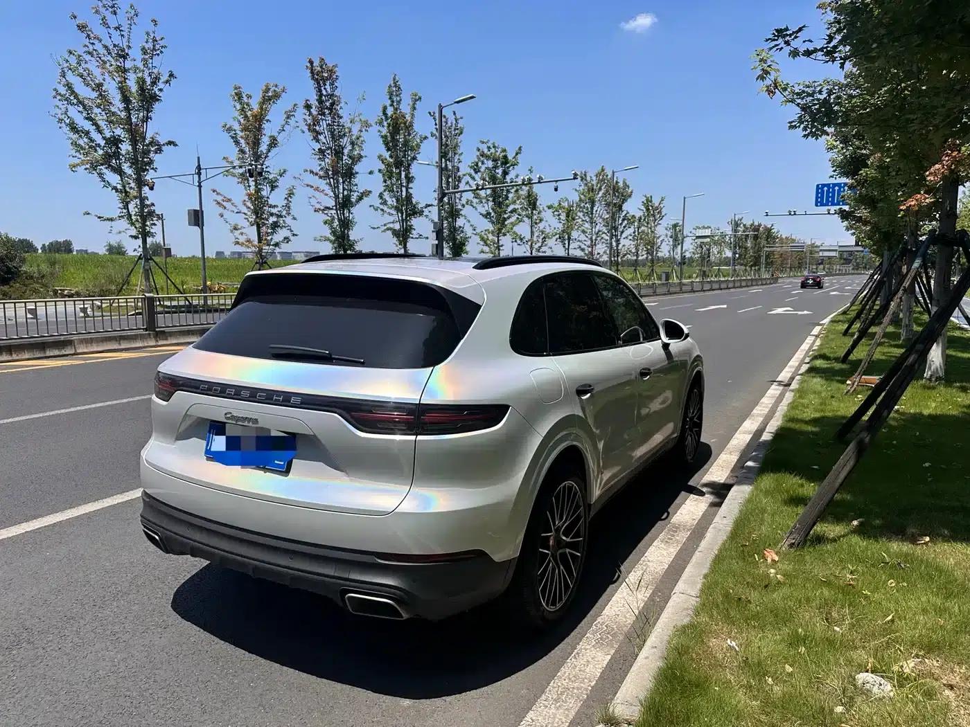 2022 Cayenne 3.0T Platinum Edition — миниатюра 4