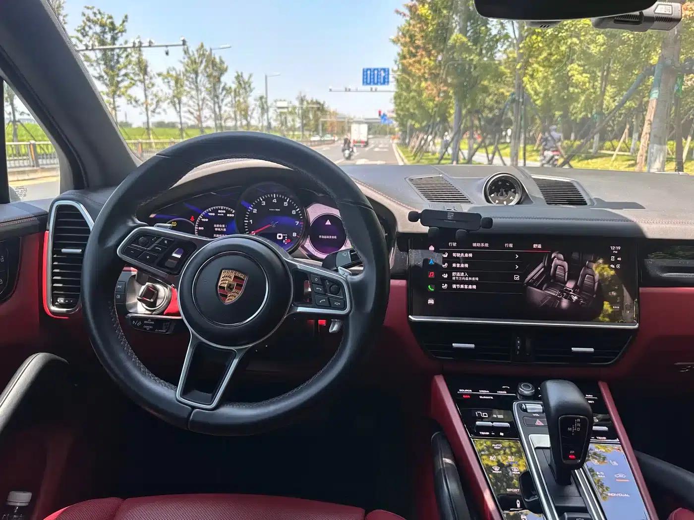 2022 Cayenne 3.0T Platinum Edition — миниатюра 8
