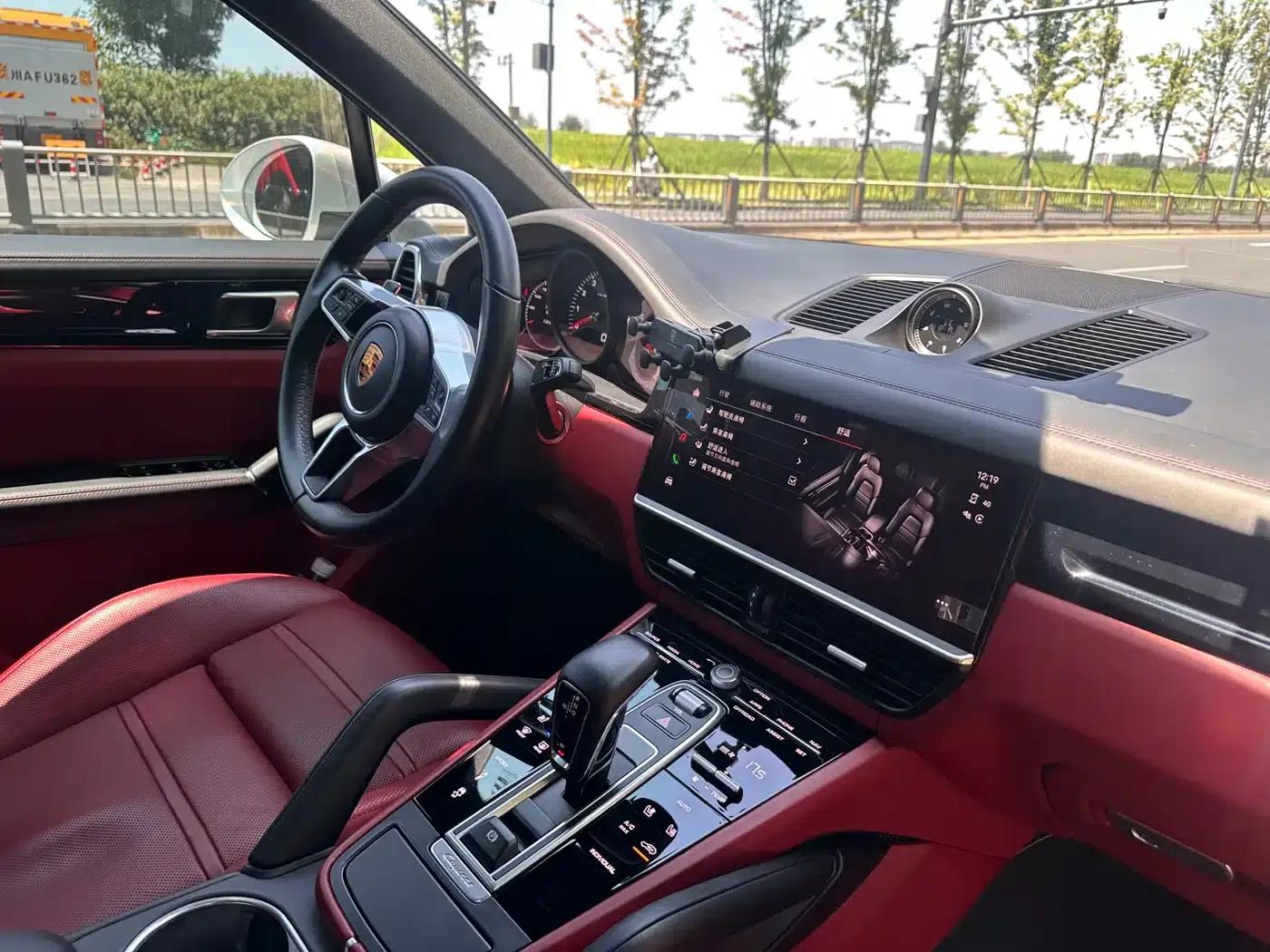 2022 Cayenne 3.0T Platinum Edition — миниатюра 10