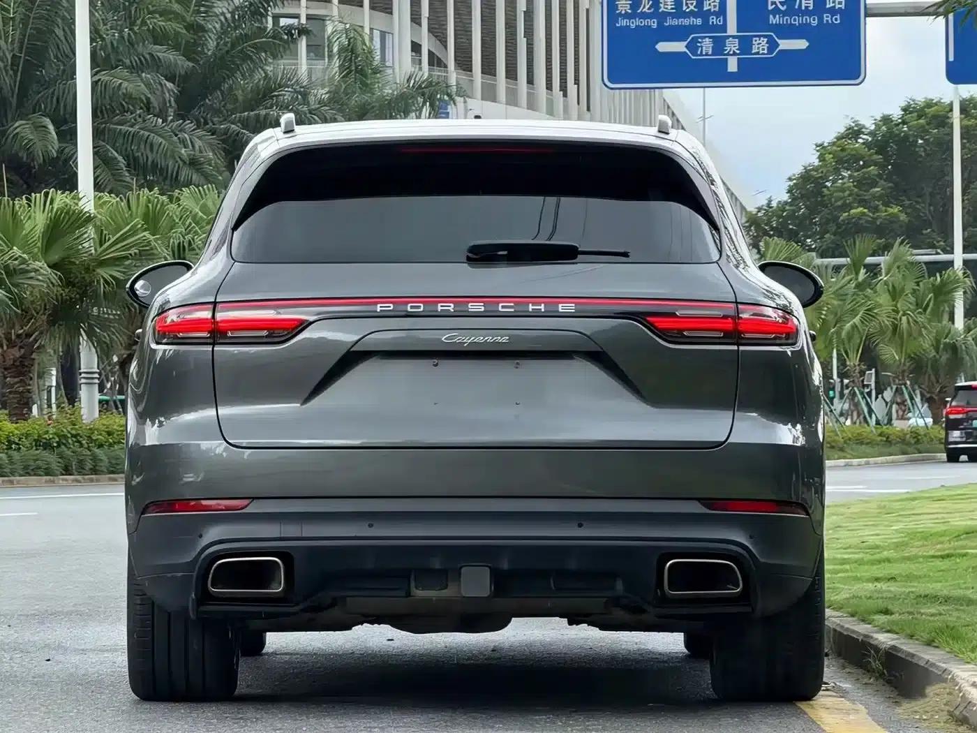 2022 Cayenne 3.0T Platinum Edition — миниатюра 4