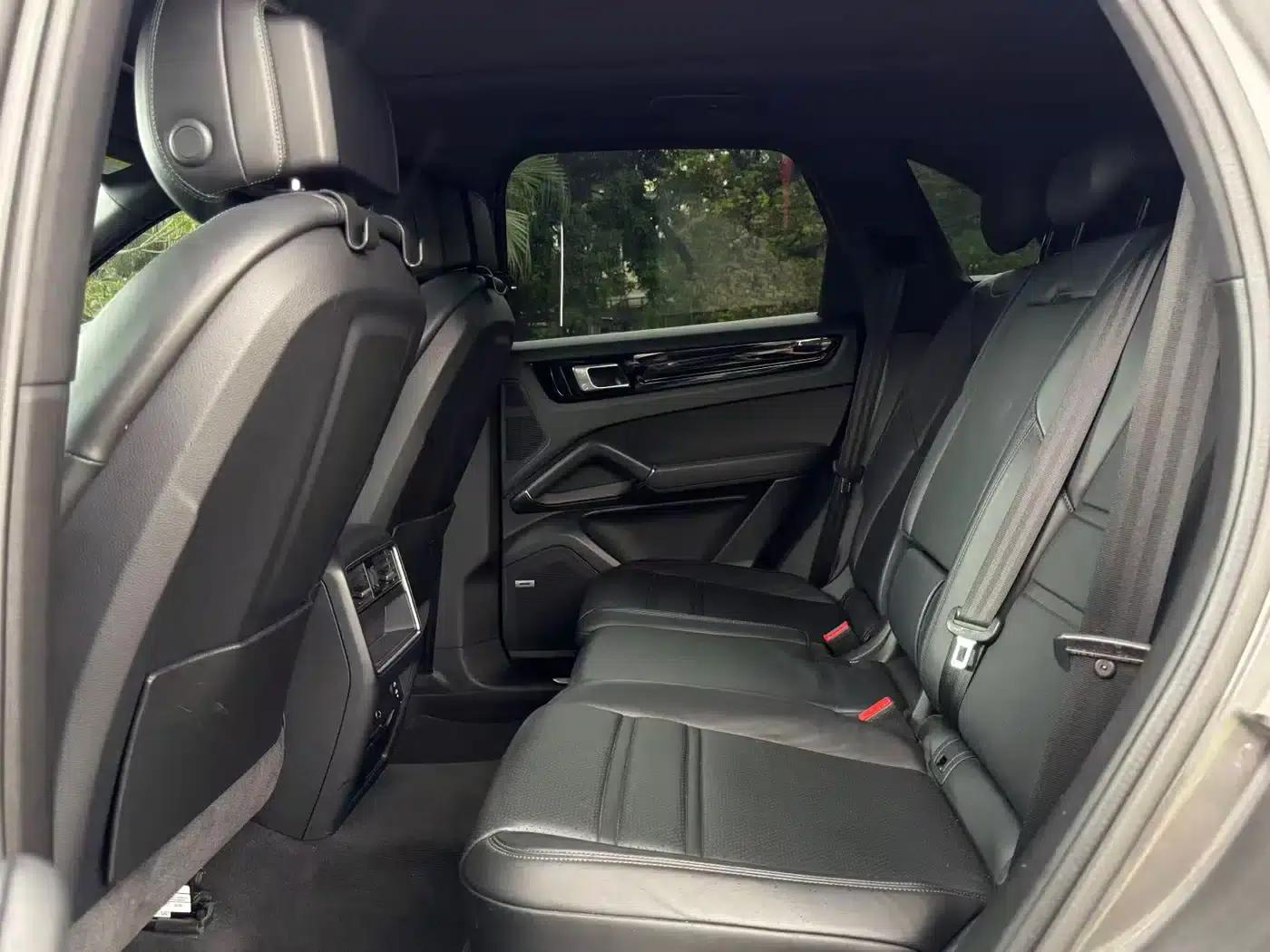 2022 Cayenne 3.0T Platinum Edition — миниатюра 7