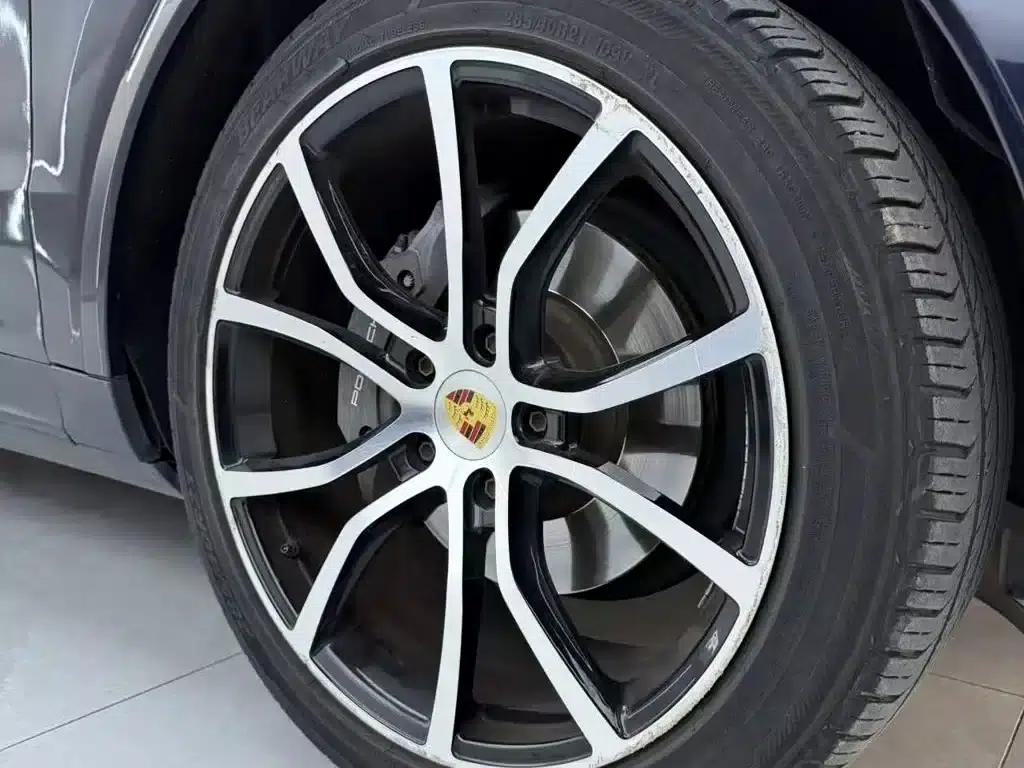 2023 Cayenne 3.0T Platinum Edition — миниатюра 2