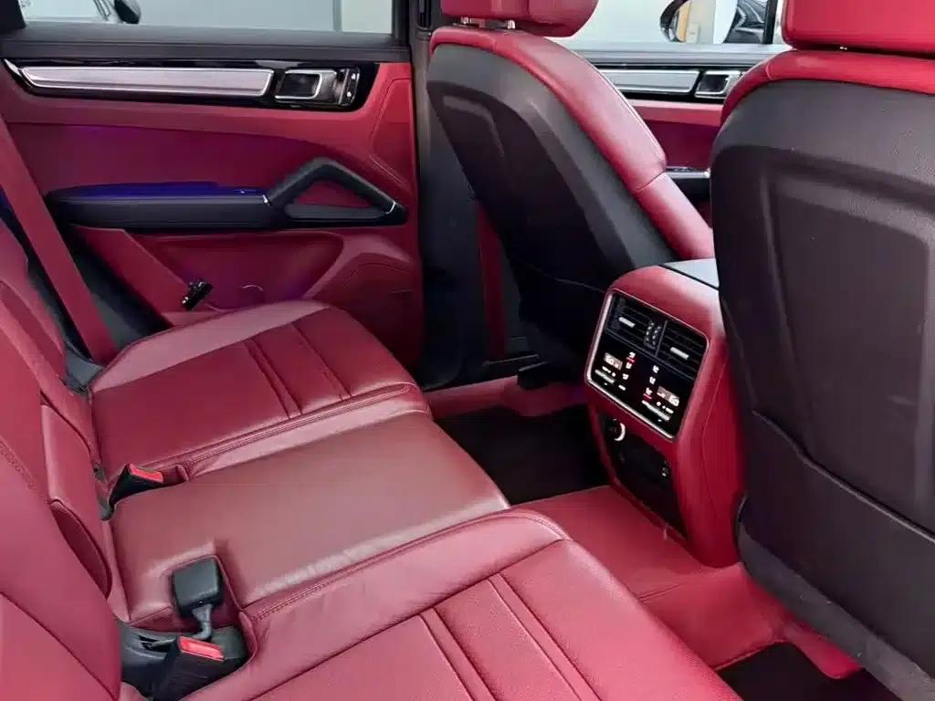 2023 Cayenne 3.0T Platinum Edition — миниатюра 4