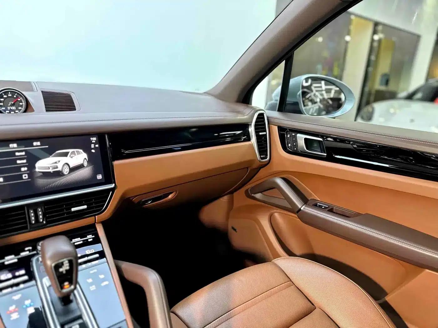 2022 Cayenne 3.0T Platinum Edition — миниатюра 15