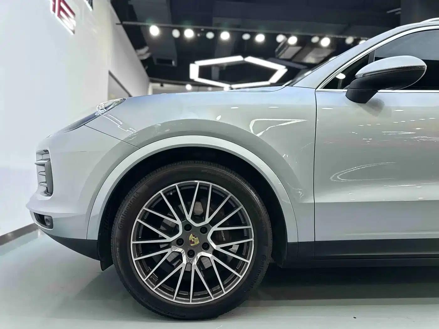 2022 Cayenne 3.0T Platinum Edition — миниатюра 25