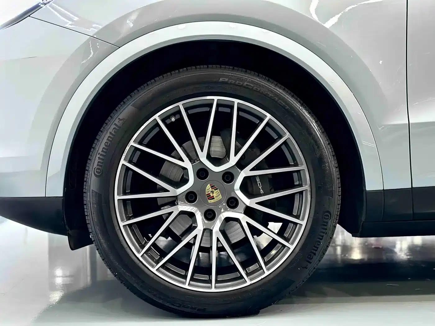 2022 Cayenne 3.0T Platinum Edition — миниатюра 26