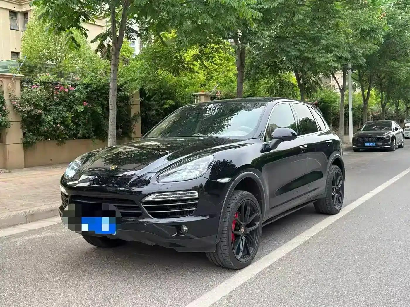 Cayenne 2014 Cayenne Platinum Edition 3.0T — миниатюра 1