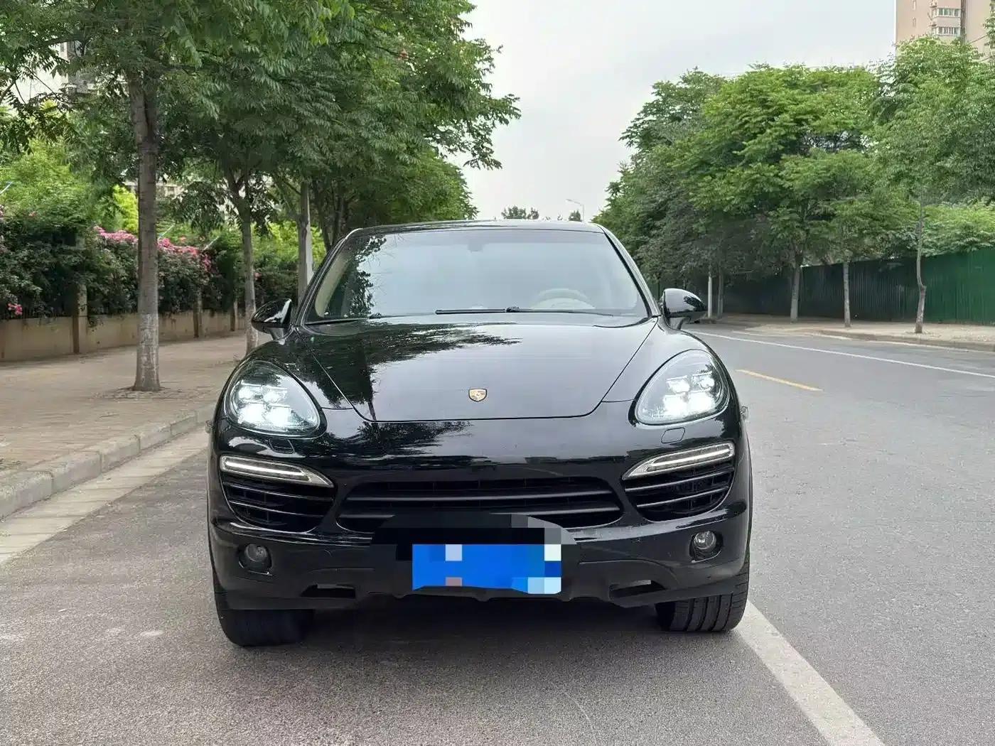 Cayenne 2014 Cayenne Platinum Edition 3.0T — миниатюра 2
