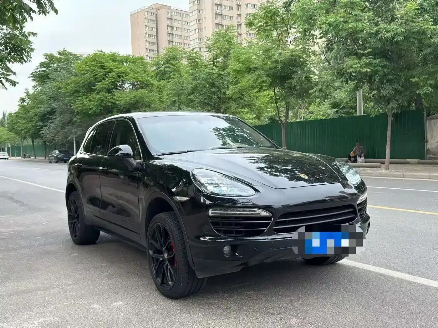 Cayenne 2014 Cayenne Platinum Edition 3.0T — миниатюра 3