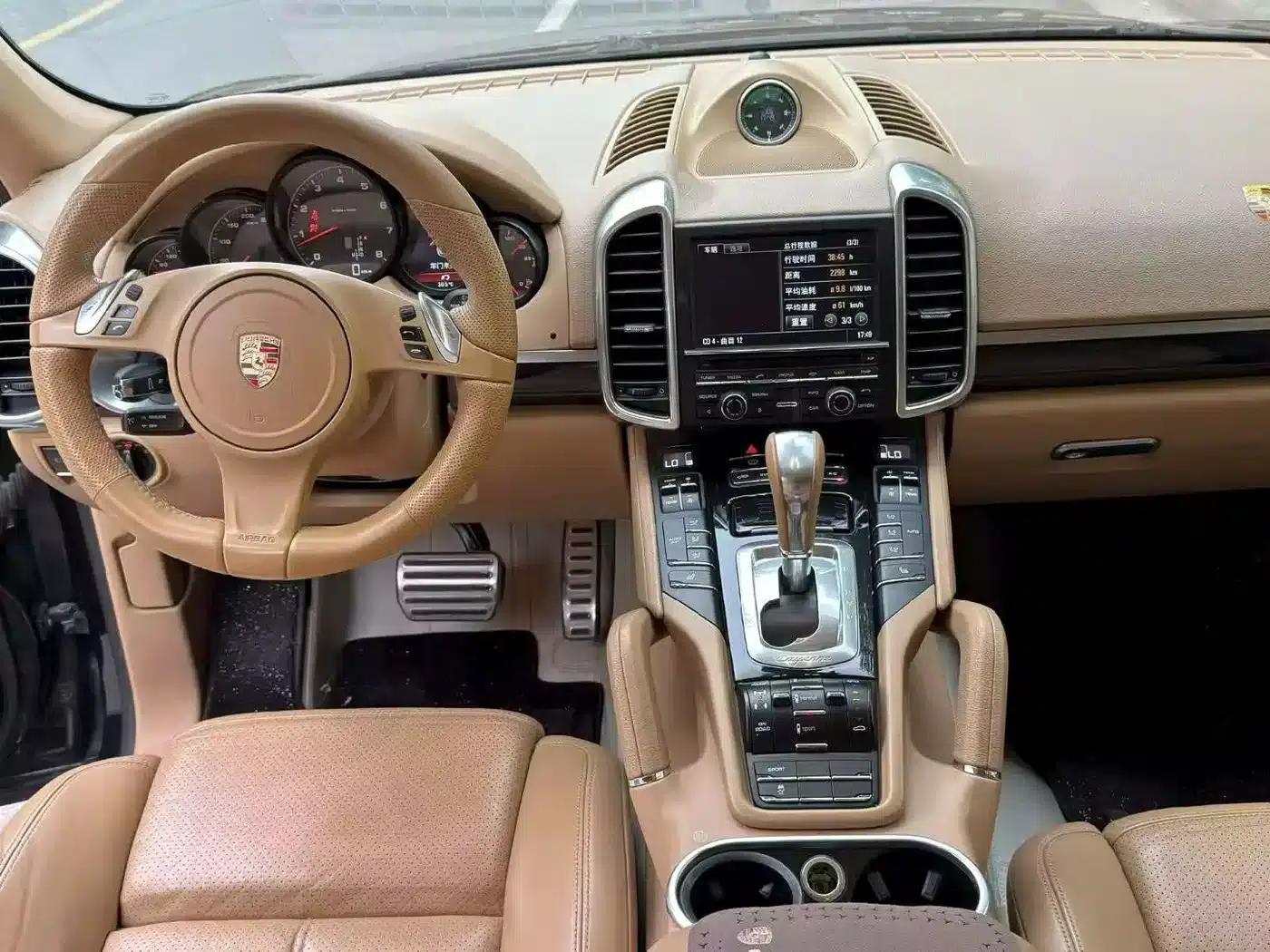 Cayenne 2014 Cayenne Platinum Edition 3.0T — миниатюра 9