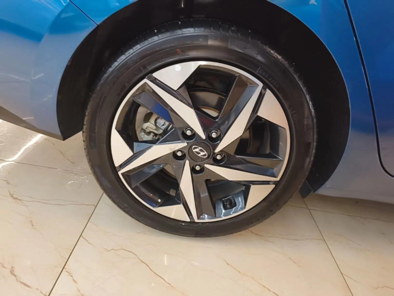 Hyundai Elantra 2021 1.5L CVT LUX Prestige Edition — миниатюра 11