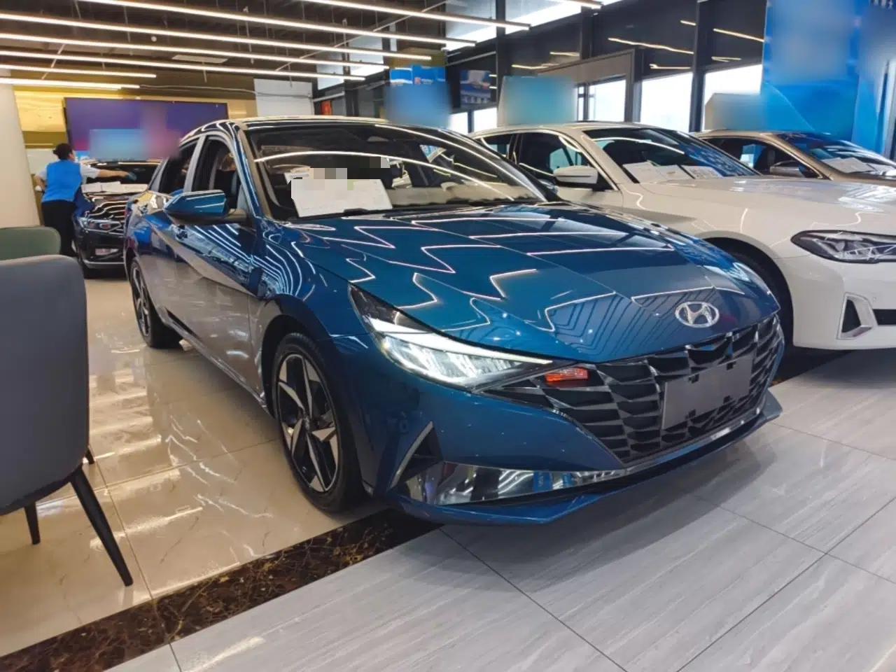 Hyundai Elantra 2021 1.5L CVT LUX Prestige Edition — миниатюра 12