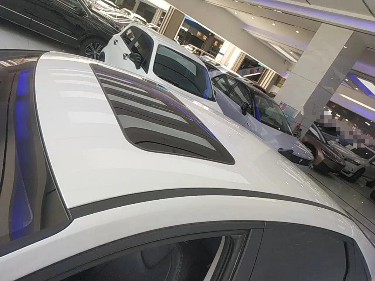 Hyundai Elantra 2023 1.5L CVT LUX Prestige Edition — миниатюра 7