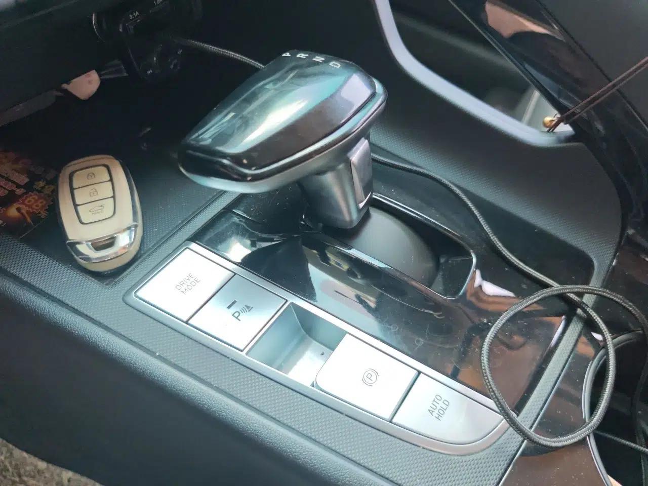 Hyundai Elantra 2023 1.5L CVT GLX Elite Edition — миниатюра 11