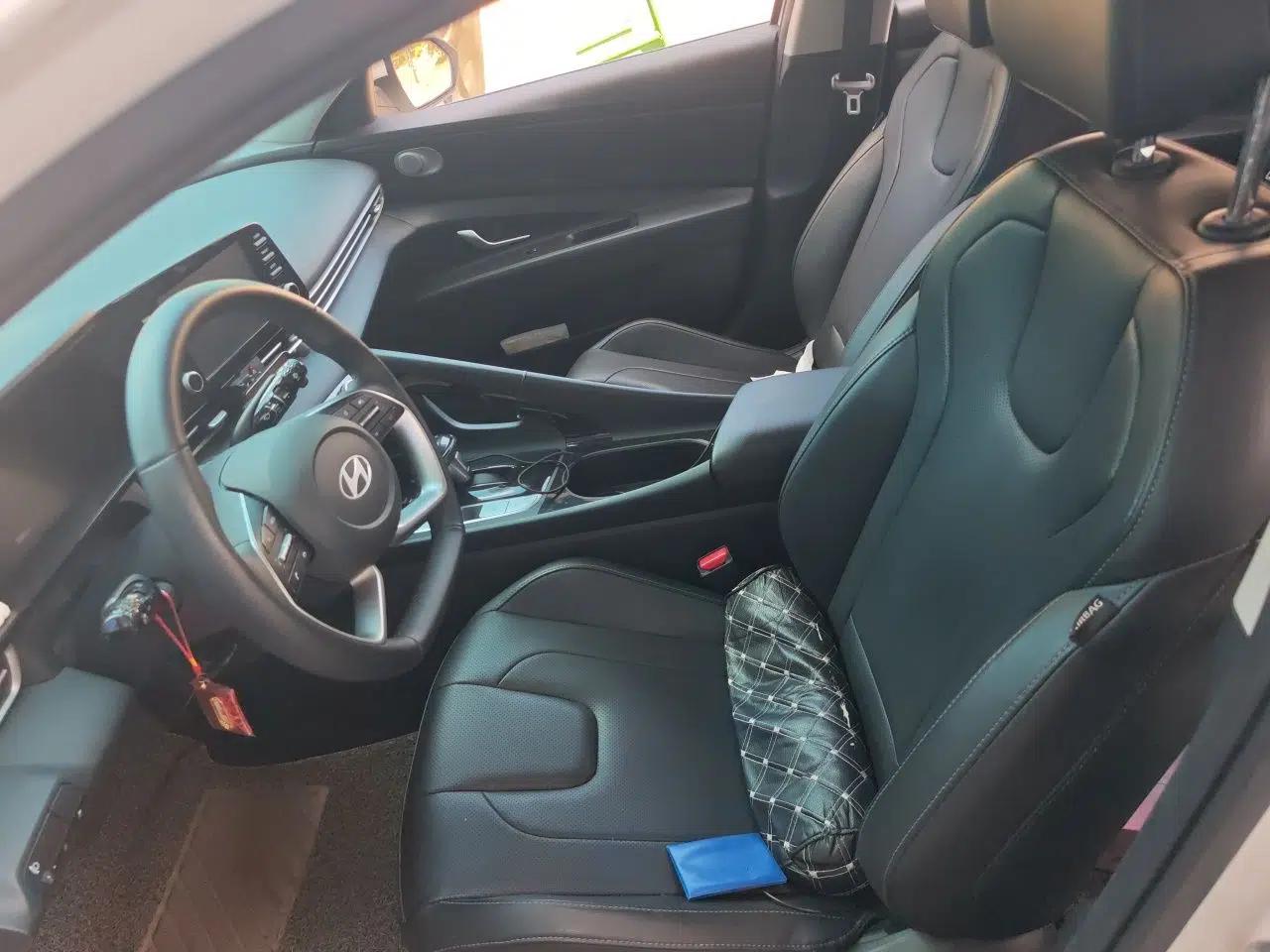 Hyundai Elantra 2023 1.5L CVT GLX Elite Edition — миниатюра 12