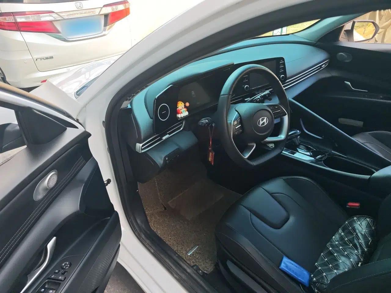 Hyundai Elantra 2023 1.5L CVT GLX Elite Edition — миниатюра 13