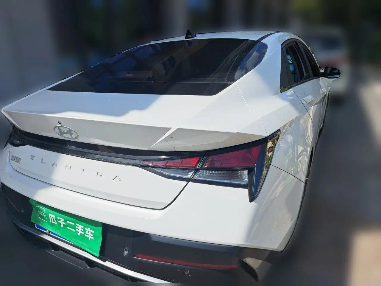 Hyundai Elantra 2023 1.5L CVT GLX Elite Edition — миниатюра 4