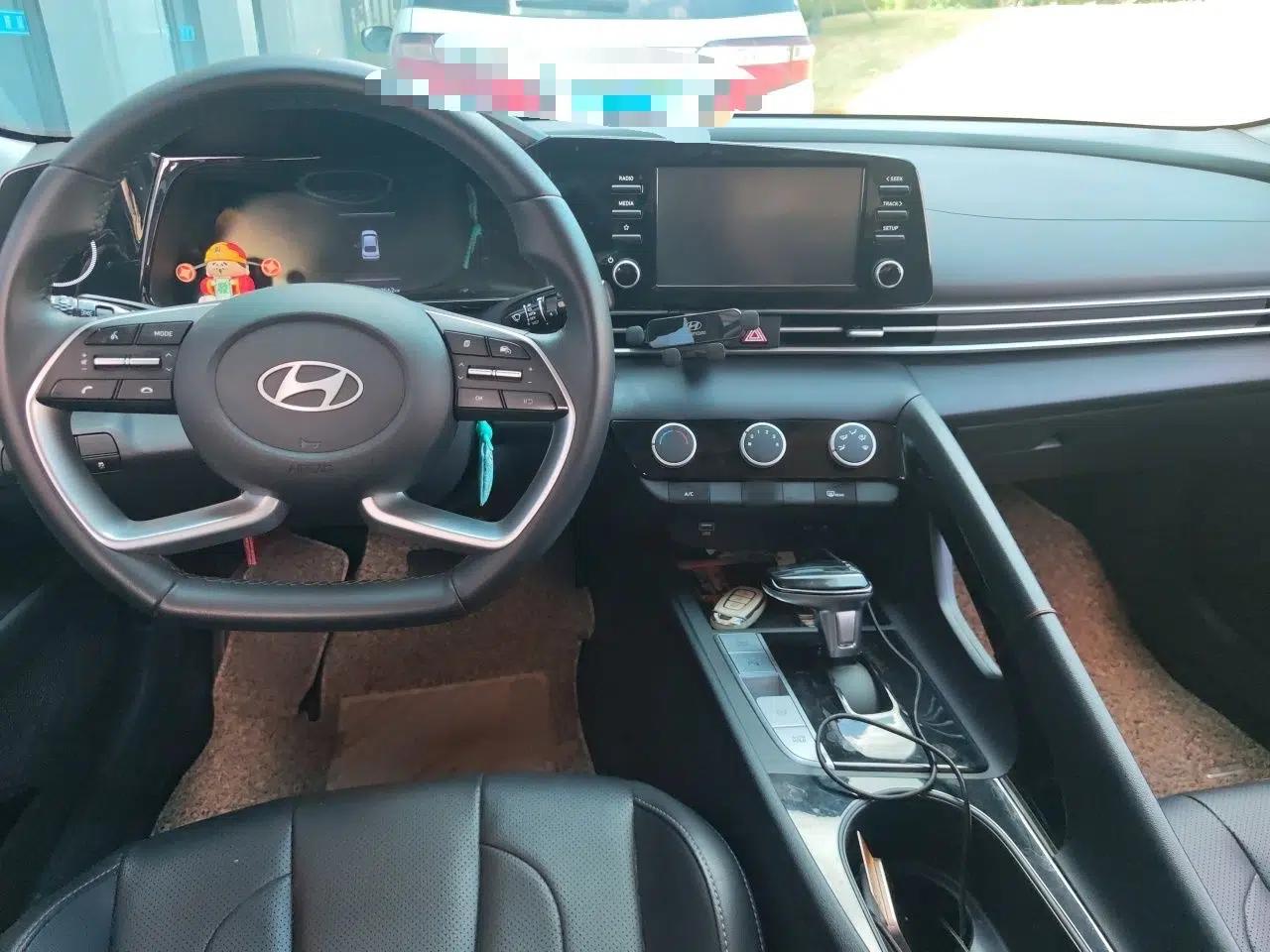 Hyundai Elantra 2023 1.5L CVT GLX Elite Edition — миниатюра 6