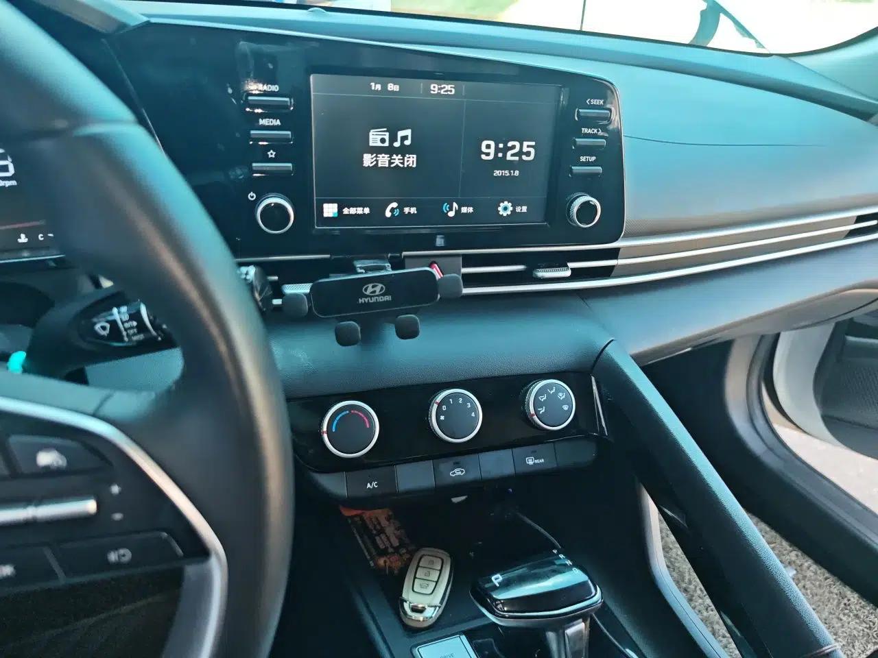 Hyundai Elantra 2023 1.5L CVT GLX Elite Edition — миниатюра 10