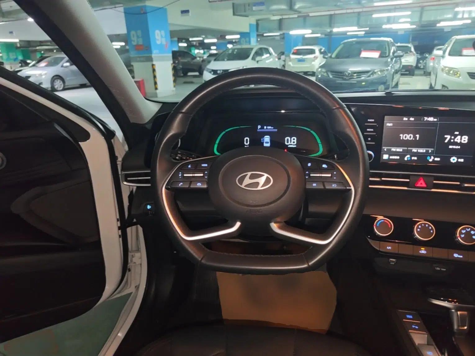 Hyundai Elantra 2023 1.5L CVT GLX Elite Edition — миниатюра 13