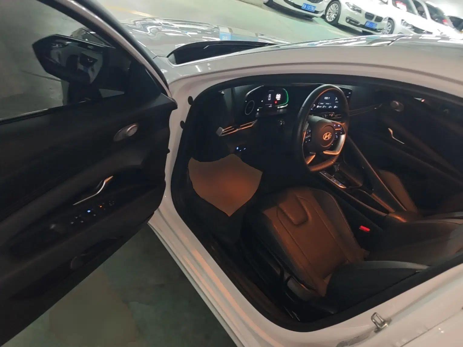 Hyundai Elantra 2023 1.5L CVT GLX Elite Edition — миниатюра 18