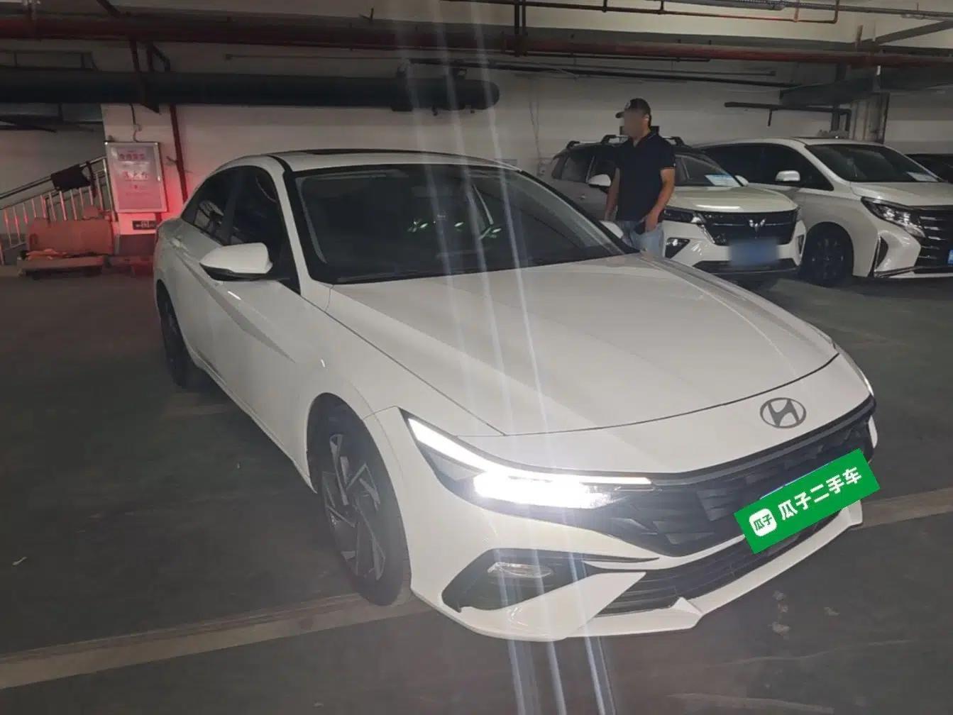 Hyundai Elantra 2023 1.5L CVT GLX Elite Edition — миниатюра 3