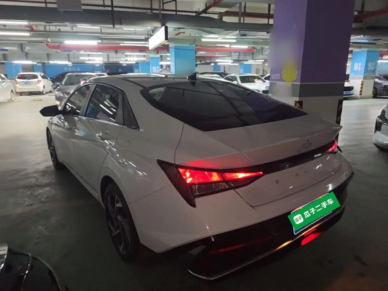 Hyundai Elantra 2023 1.5L CVT GLX Elite Edition — миниатюра 4