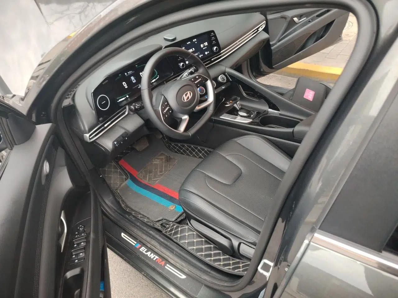Hyundai Elantra 2023 1.5L CVT GLX Elite Edition — миниатюра 13