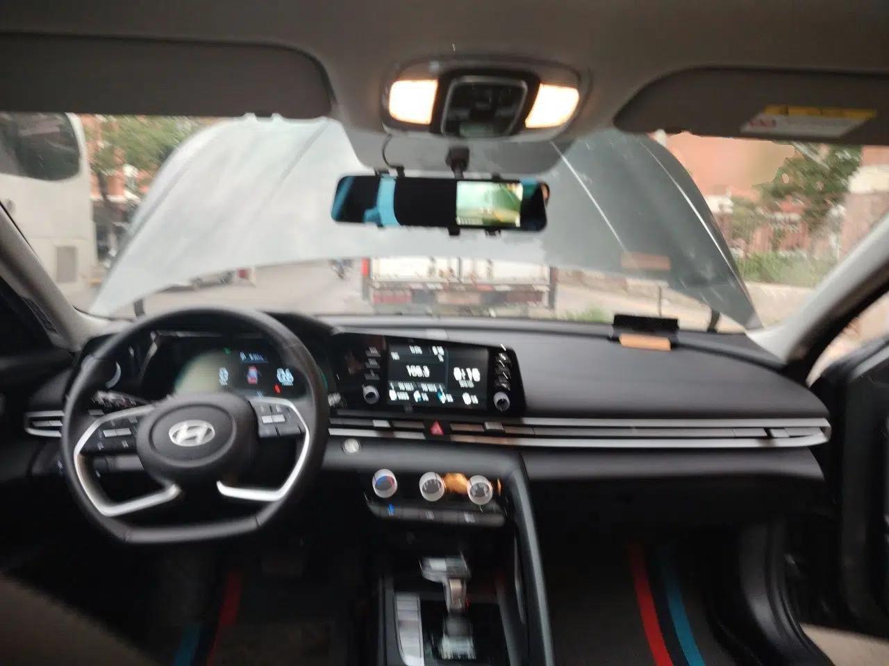 Hyundai Elantra 2023 1.5L CVT GLX Elite Edition — миниатюра 6