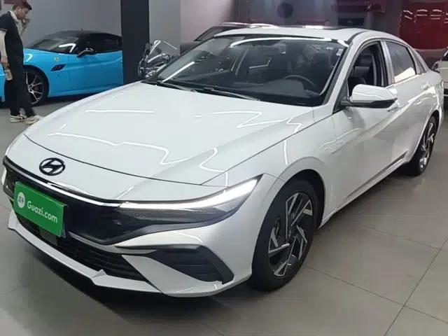 Hyundai Elantra 2023 1.5L CVT LUX Prestige Edition