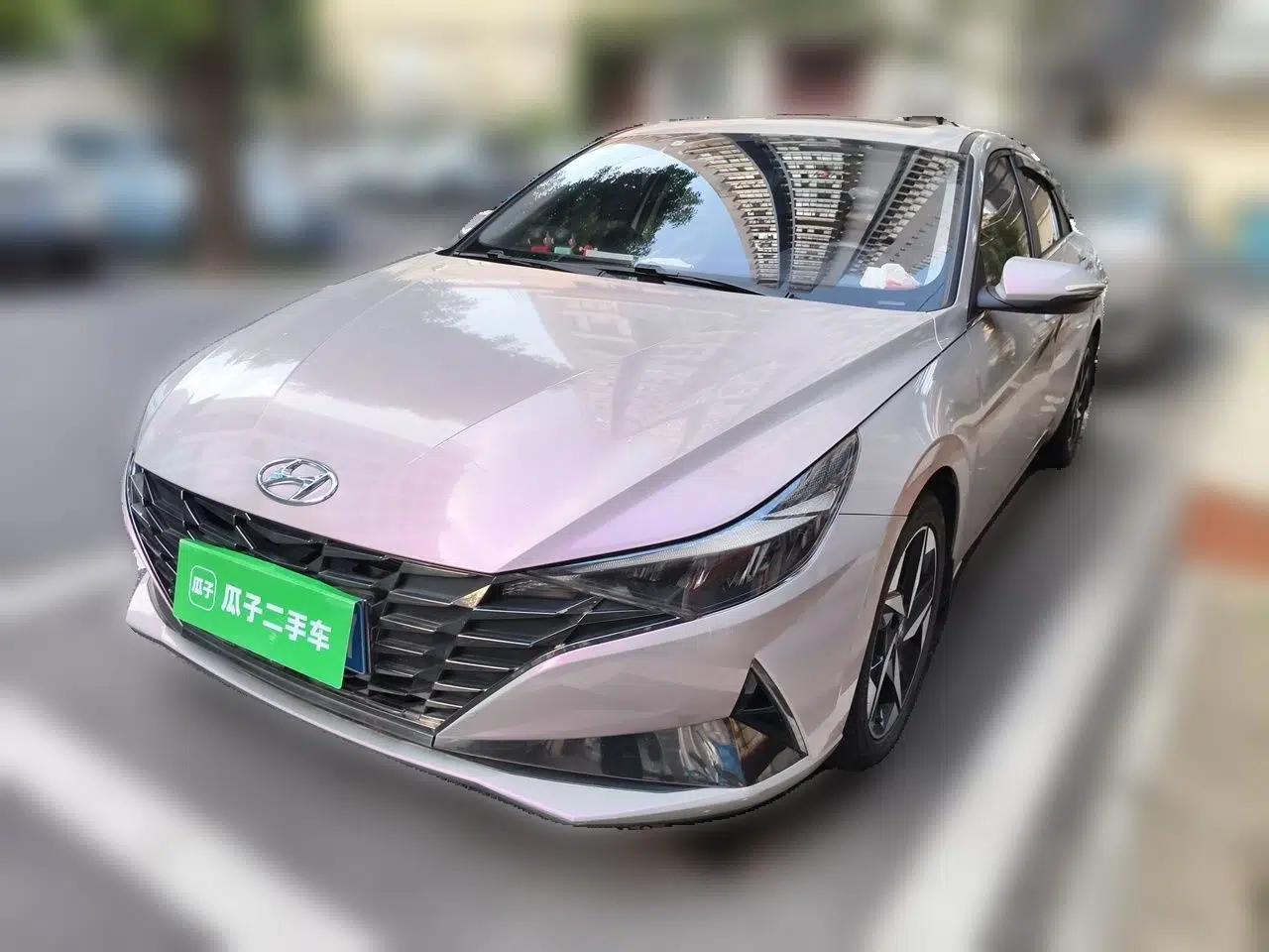 Hyundai Elantra 2021 1.5L CVT LUX Prestige Edition — миниатюра 1