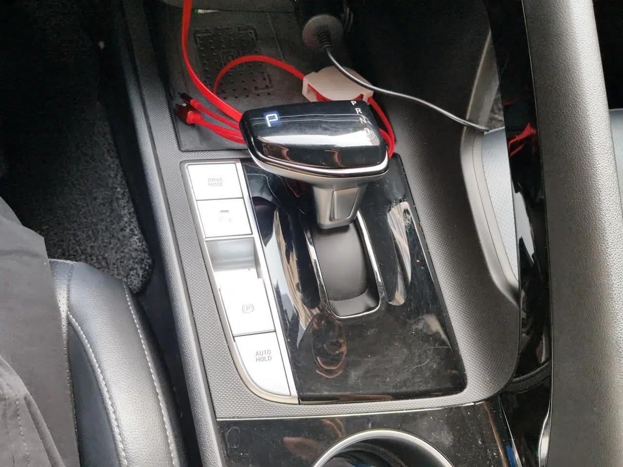 Hyundai Elantra 2021 1.5L CVT LUX Prestige Edition — миниатюра 14