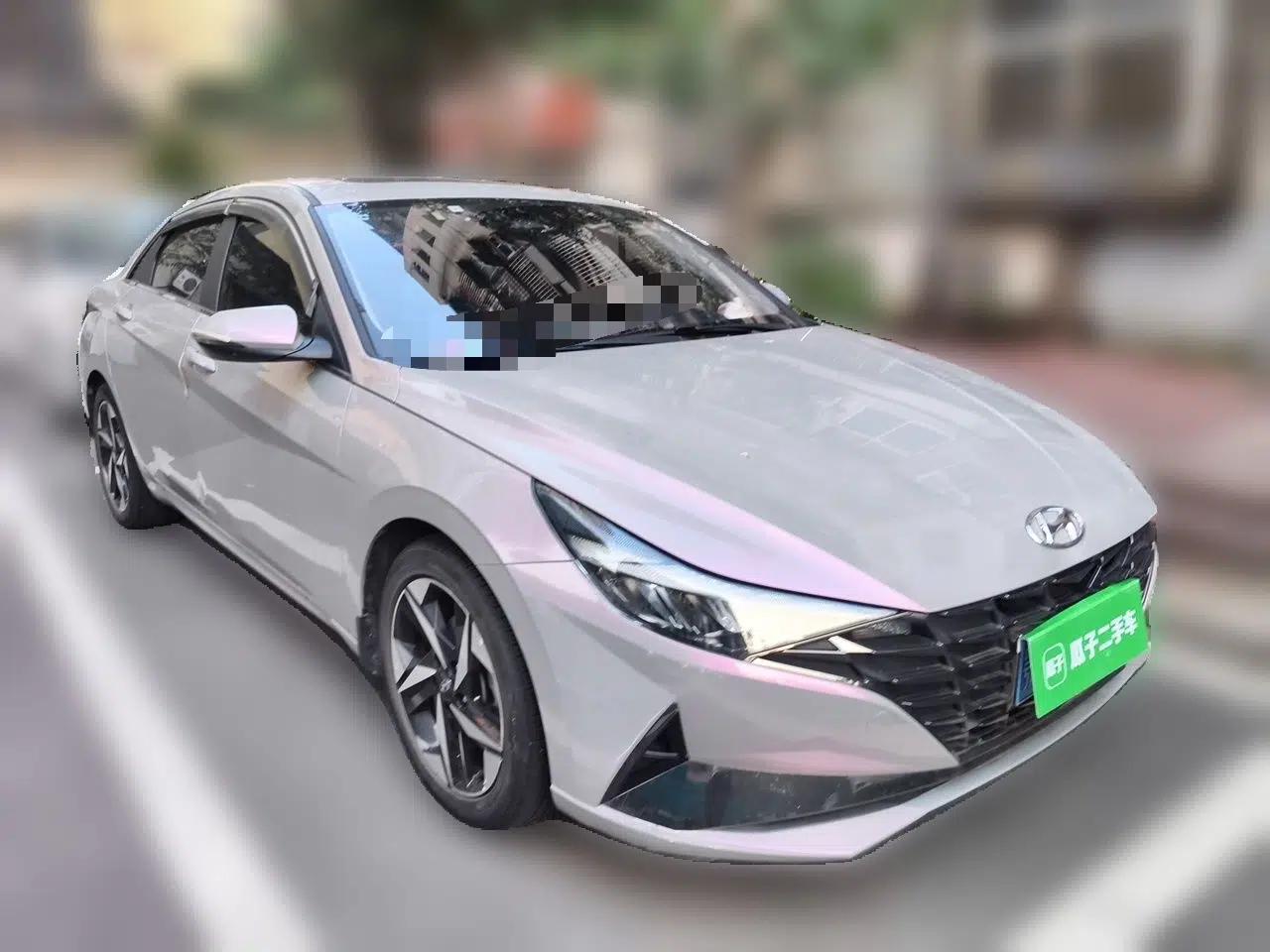 Hyundai Elantra 2021 1.5L CVT LUX Prestige Edition — миниатюра 3