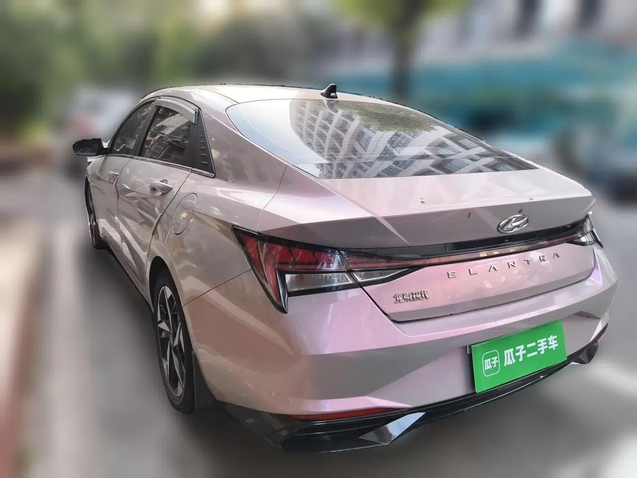 Hyundai Elantra 2021 1.5L CVT LUX Prestige Edition — миниатюра 4
