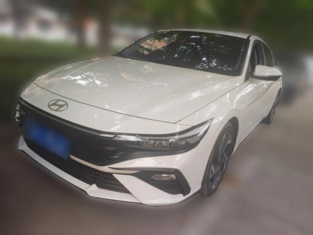 Hyundai Elantra 2023 1.5L CVT GLX Elite Edition — миниатюра 1