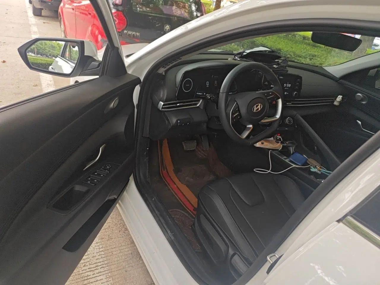 Hyundai Elantra 2023 1.5L CVT GLX Elite Edition — миниатюра 16