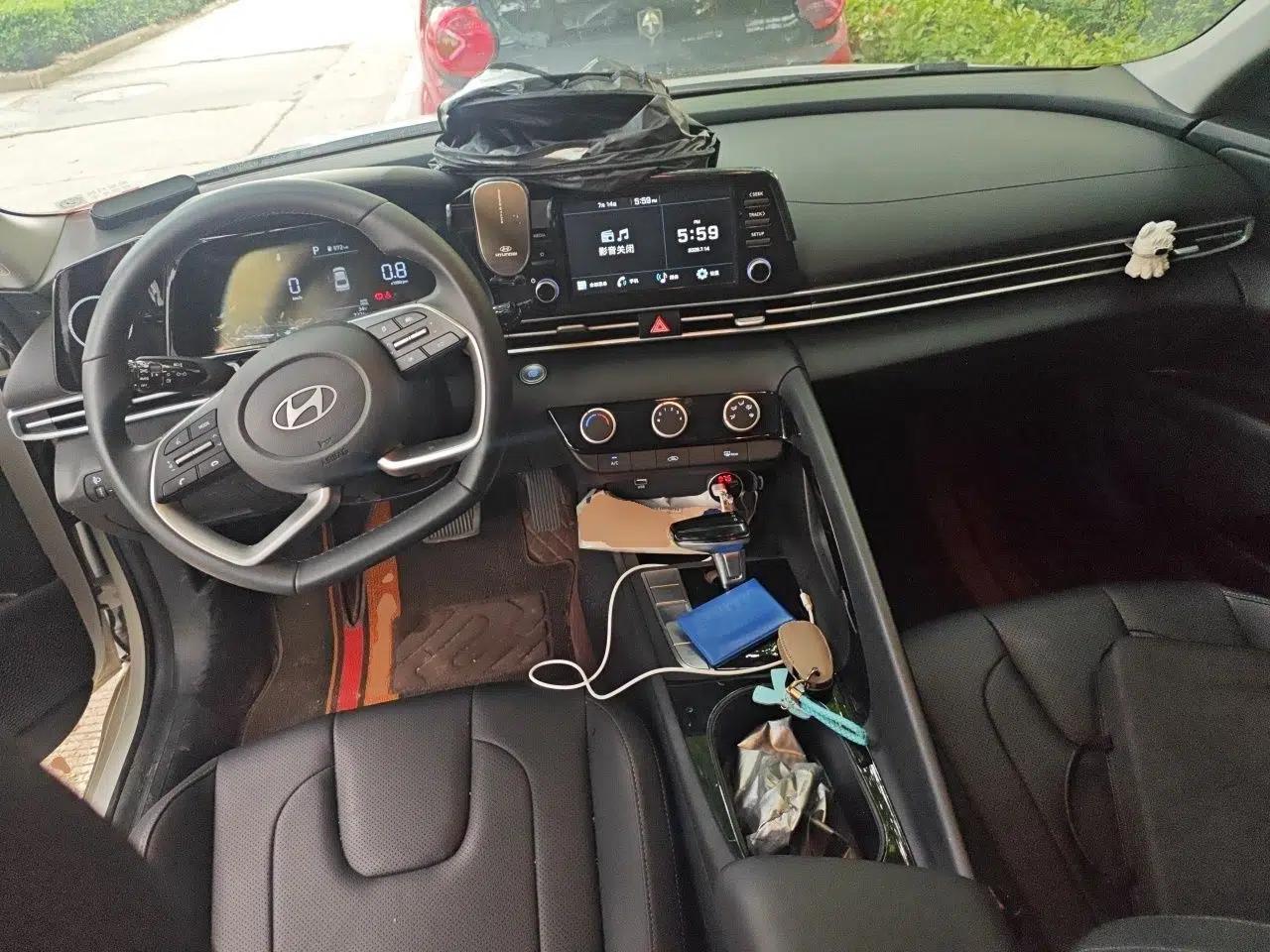 Hyundai Elantra 2023 1.5L CVT GLX Elite Edition — миниатюра 9