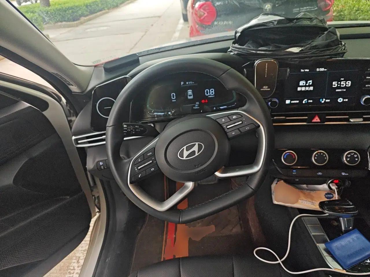 Hyundai Elantra 2023 1.5L CVT GLX Elite Edition — миниатюра 10